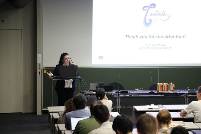 Irene Chiesa presenting TENTACLE at LUMINATE Summer School 2